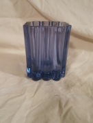 Maly fioletowy wazon Holmgren-Exner