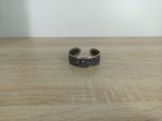 Bransoleta sztywna (bangle) – srebrna, zdobiona