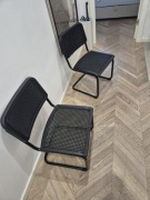 4 x krzesło typu „cantilever”  siatka rattanowa (cena za komplet)