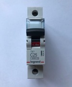 Wyłącznik nadprądowy C 25A 1P TX3 Legrand 403436