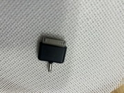 adapter audio z 30-pinowego złącza dokującego Apple na gniazdo jack 3,5 mm.