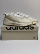 Adidas AVRYN HP5972 r. 43 1/3- kremowe sneakersy BOOST- nowe 