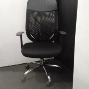 Solidny ergonomiczny fotel krzesło obrotowe biurowe bujane skóra siatka