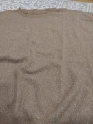 Sweterek wiskozowy ze srebrna nitka