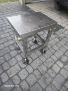 Stolik  krzesło ze stali nierdzewnej regulowane stopki 