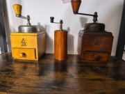 Młynek do kawy PRL Plus dwa gratis