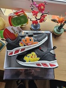 Pokemon buty swiecace pikachu chanmander nowe rozm 29 smyk