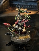 Przedmiotem sprzedaży jest pomalowana figurka Skaven (fantasy / Warhammer).