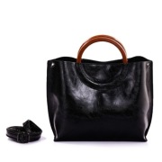 INES DELAURE Czarny kuferek z saszetą A-101