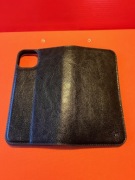 Skórzane Etui z Portfelem QIALINO Classic do Apple iPhone 13/14 Czarne