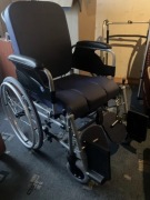 Wózek inwalidzki VERMEIREN 9300 z funkcją toalety