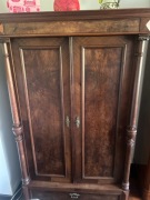 Dwudrzwiowa szafa z kolumnami, styl Empire/Biedermeier