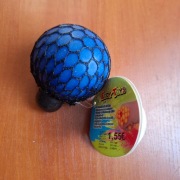 Antystresowa piłeczka sensoryczna „Mesh Ball” – niebieska (Eddy Toys)