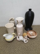 Zestaw ceramicznych porcelanowych kolekcjonerskich naczyń przedmiotów 