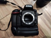 Nikon D610 + Nikor 28-300 + lampa + dodatki mało klatek