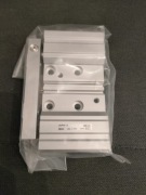 Siłownik SMC JMGPM32-25 nowy