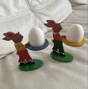 Unikatowe zabytkowe, drewniane figurki do jajek z bajki Wilk i Zając