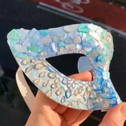 Maska karnawałowa handmade – morska elegancja, muszle i perła