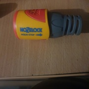 Szybko-złączka Aquastop firmy Hozelock