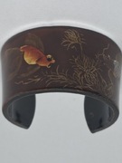 Bransoletka z laki ze zlotą rybką, vintage