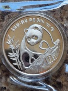 10 YUAN CHINY -1990 PANDA WIELKA - SREBRO 999