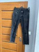 szare jeansy levi’s