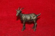 koza - odlewana figurka z brązu