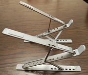 Statyw, podstawka do laptopa.