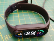 Xiaomi Mi Band 6 + pasek czarny + pasek biały
