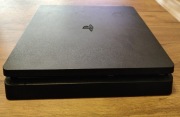 Play Station 4 Slim / PS4 Slim