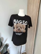 Czarny t-shirt damski z błyszczącym misiem z cyrkonii S/M