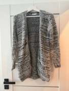 Sweterek narzutka H&M – cieplutki, miękki i przyjemny w dotyku  