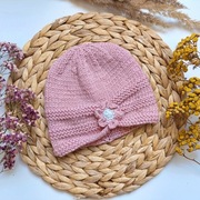 Czapka wełniana z kwiatkiem robiona na drutach ciepla welna rozowa 80 86