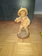 Figurka drewniana rzeźbiona