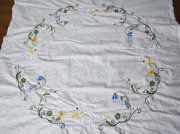 Ręcznie haftowana serweta 80x80