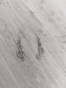 Kolczyki nutki w kol. srebrnym