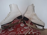 Lyzwy damskie rozmiar 24/37,5 stan bardzo dobry 