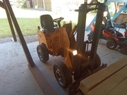 wozek widlowy , ladowarka