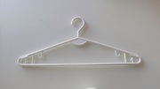 Białe wieszaki na ubrania 13 szt