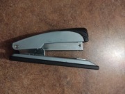 Zszywacz biurowy duzy