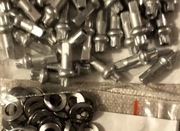 Nyple aluminiowe DT Swiss - 2.0x15 Pro Lock squorx - 70 szt +podkładki Nowe