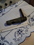 Stary ,mosiężny, duży i ciężki szpunt od beczki .