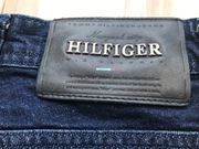 Spodnie marki Tommy Hilfiger, rozmiar na metce 32x34