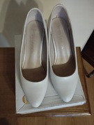 Buty szpilki w kolorze koralowo malinowym