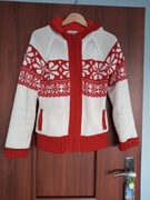 Ciepły zimowy sweter z kapturem