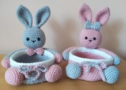 Dwa koszyczki zajączki amigurumi