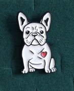 Przypinka Psiak z serduszkiem 