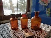 3 stare brązowe apteczne pojemniki