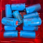 220uF 25V  Kondensator elektrolityczny ELWA pion