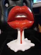 Kare design czerwone usta